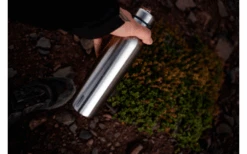 Black+Blum Botellas Aisladas Black And Blum Diseño Retro Acero Inoxidable 750 Ml Océano